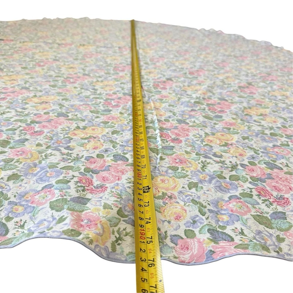 Vintage Laura Ashley Oval Tablecloth Cottagecore Floral Rose Chintz 76 x 56 - Picture 3 of 16